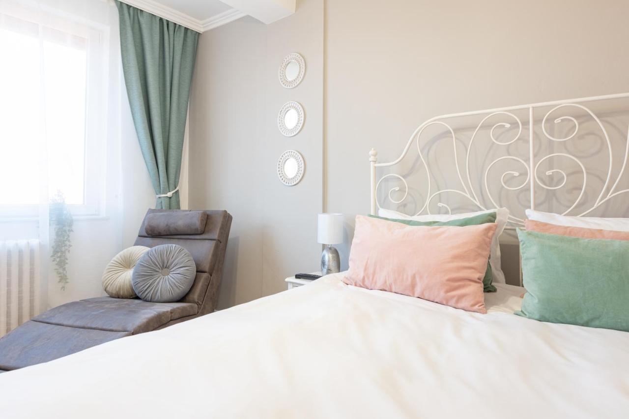 Apartmán Haga Flat Oradea Exteriér fotografie